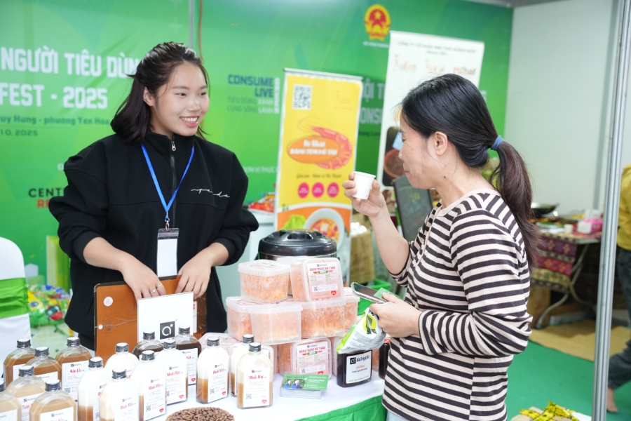 Người tiêu dùng quyết định sự phát triển của doanh nghiệp.