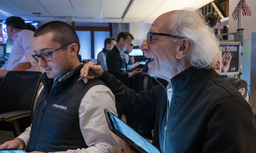 Chứng khoán Mỹ lập kỷ lục sau báo cáo lạm phát, giá dầu tăng 7% tuần này