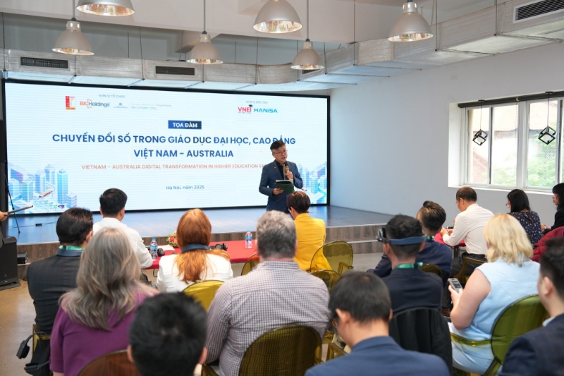 A delegation of 16 Australian education technology businesses visits Vietnam