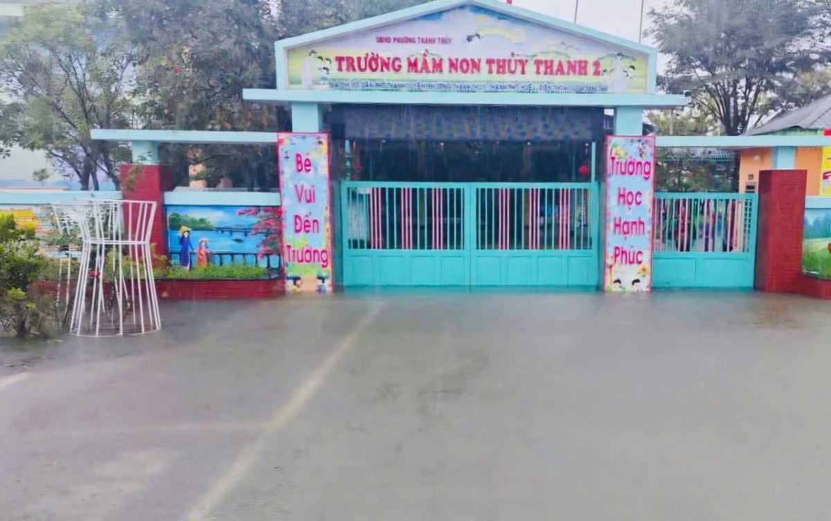 Các phường lân cận như Hương Thủy và Thanh Thủy cũng rà soát, chuẩn bị phương án di dời hàng trăm hộ dân ở vùng thấp trũng, sẵn sàng sơ tán khi mực nước tiếp tục dâng.