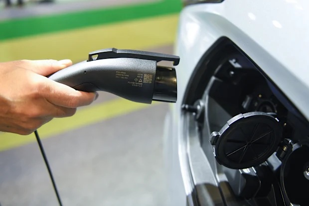 Mỹ đối mặt nguy cơ mất thị phần xe điện vào tay Trung Quốc