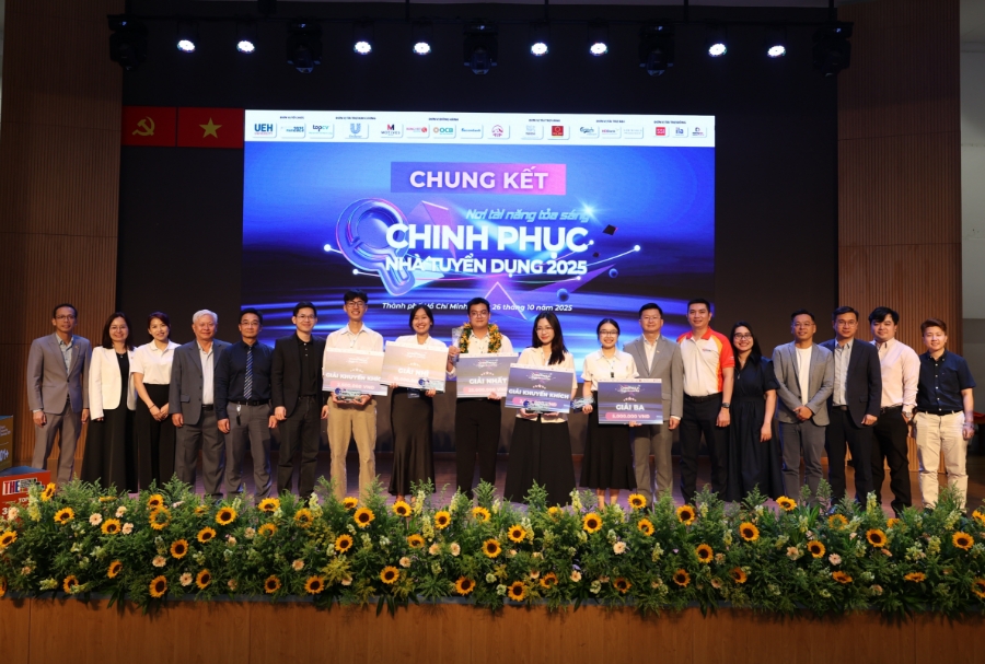 Top 5 thí sinh có số điểm cao nhất tại cuộc thi “Chinh phục nhà tuyển dụng 2025” cùng Ban tổ chức, sáng 26/10.