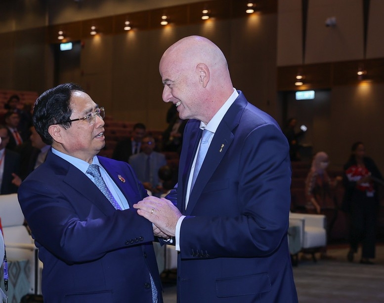 Thủ tướng Phạm Minh Chính gặp Chủ tịch Liên đoàn Bóng đá Thế giới (FIFA) Gianni Infantino - Ảnh: VGP