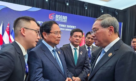 Thủ tướng Phạm Minh Chính gặp Thủ tướng Trung Quốc Lý Cường