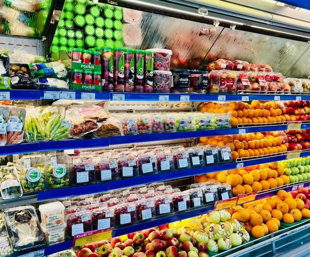 Các hệ thống bán lẻ mở rộng chương trình khuyến mãi và bình ổn giá kéo dài đến cuối năm.