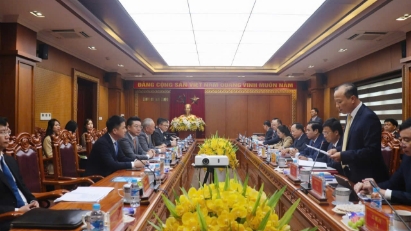 Ha Tinh expands cooperation with Pacific Construction Group 