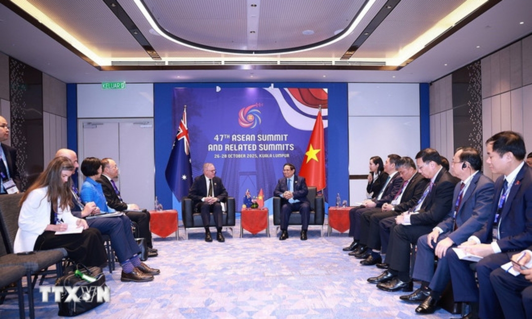 Thủ tướng Phạm Minh Chính gặp Thủ tướng Australia Anthony Albanese. Ảnh: TTXVN
