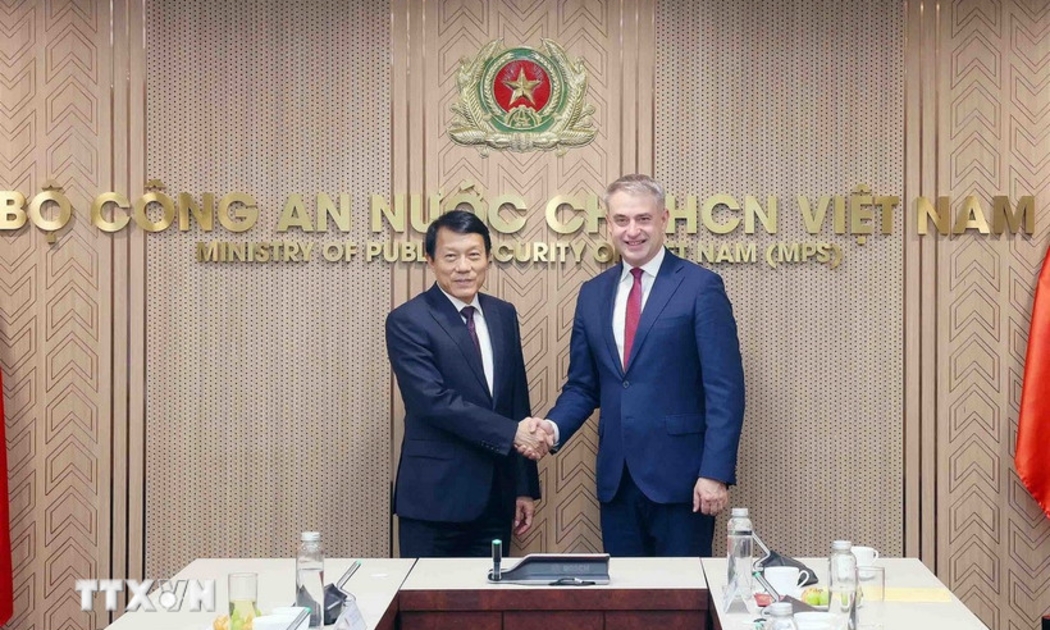 Đại tướng Lương Tam Quang, Bộ trưởng Bộ Công an tiếp Phó Thủ tướng, Bộ trưởng Bộ Kỹ thuật số Cộng hòa Ba Lan Krzysztof Gawkowski. Ảnh: Phạm Kiên/TTXVN
