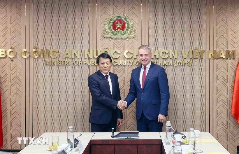 Đại tướng Lương Tam Quang, Bộ trưởng Bộ Công an tiếp Phó Thủ tướng, Bộ trưởng Bộ Kỹ thuật số Cộng hòa Ba Lan Krzysztof Gawkowski. Ảnh: Phạm Kiên/TTXVN