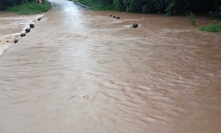 [Video]: Mưa lớn gây chia cắt nhiều khu vực miền núi Quảng Trị