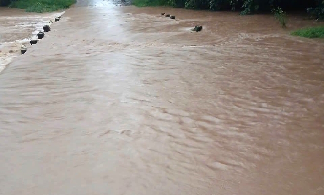 [Video]: Mưa lớn gây chia cắt nhiều khu vực miền núi Quảng Trị