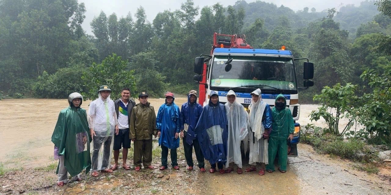 Cả 6 người dân đều được đưa ra ngoài an toàn