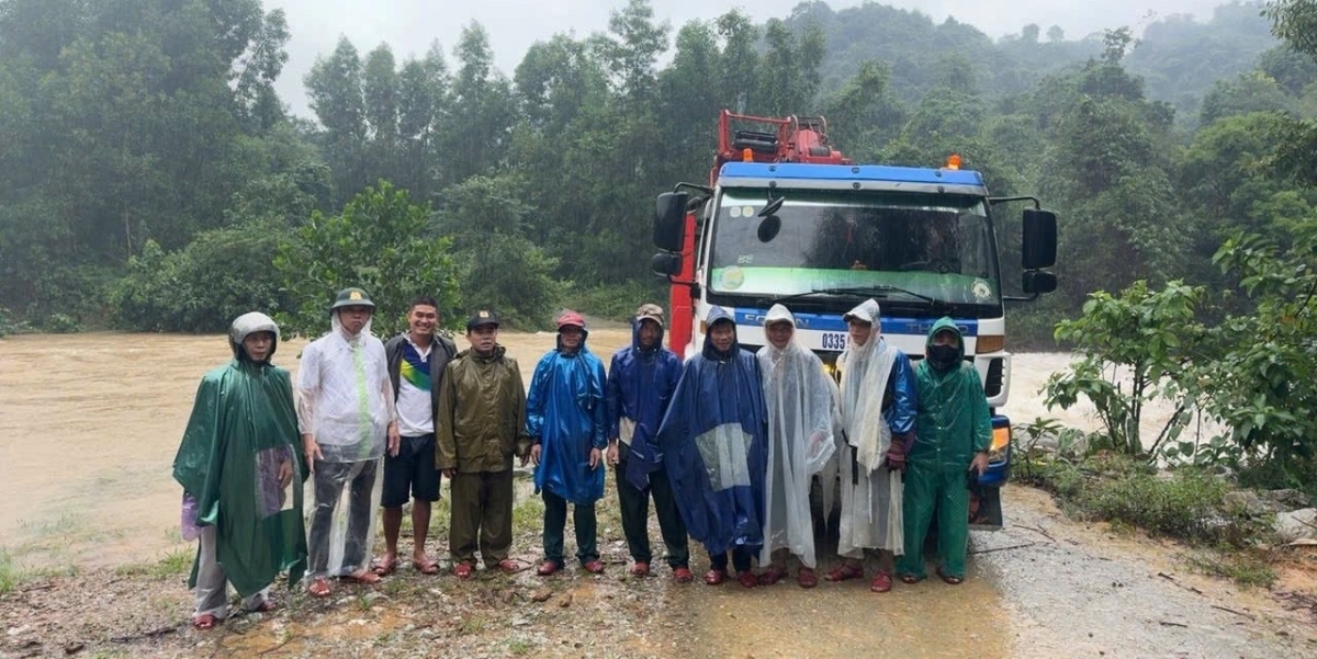 Cả 6 người dân đều được đưa ra ngoài an toàn