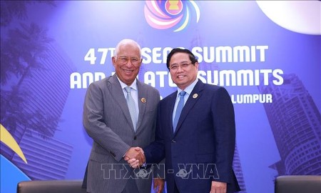 Thủ tướng Phạm Minh Chính gặp Chủ tịch Hội đồng châu Âu Antonio Costa