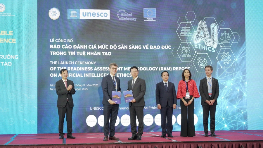 UNESCO bàn giao Báo cáo RAM cho Việt Nam.