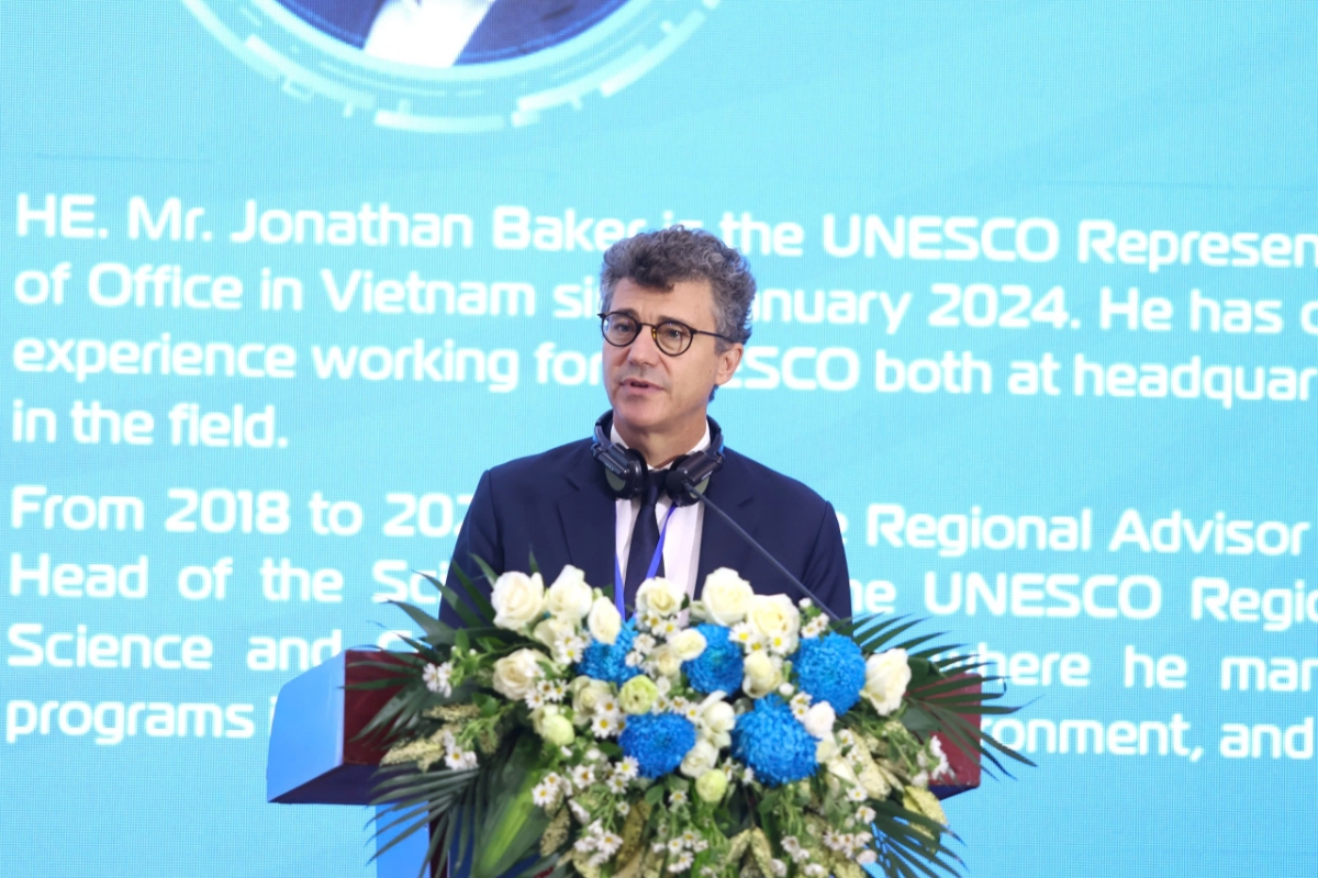 Ông Jonathan Wallace Baker, Trưởng Đại diện UNESCO tại Việt Nam, phát biểu tại Lễ công bố Báo cáo RAM ngày 27/10. 