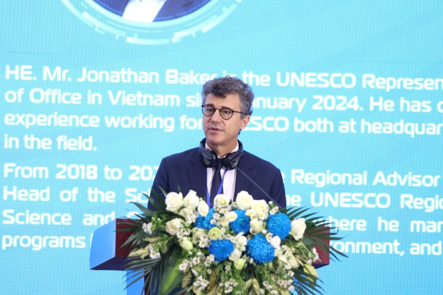 Ông Jonathan Wallace Baker, Trưởng Đại diện UNESCO tại Việt Nam, phát biểu tại Lễ công bố Báo cáo RAM ngày 27/10.