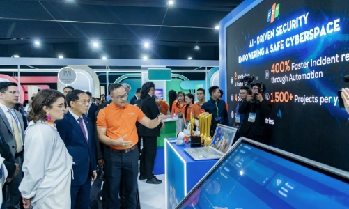 FPT trình diễn giải pháp an ninh mạng chủ động, bảo vệ niềm tin số của Việt Nam tại triển lãm công ước Hà Nội