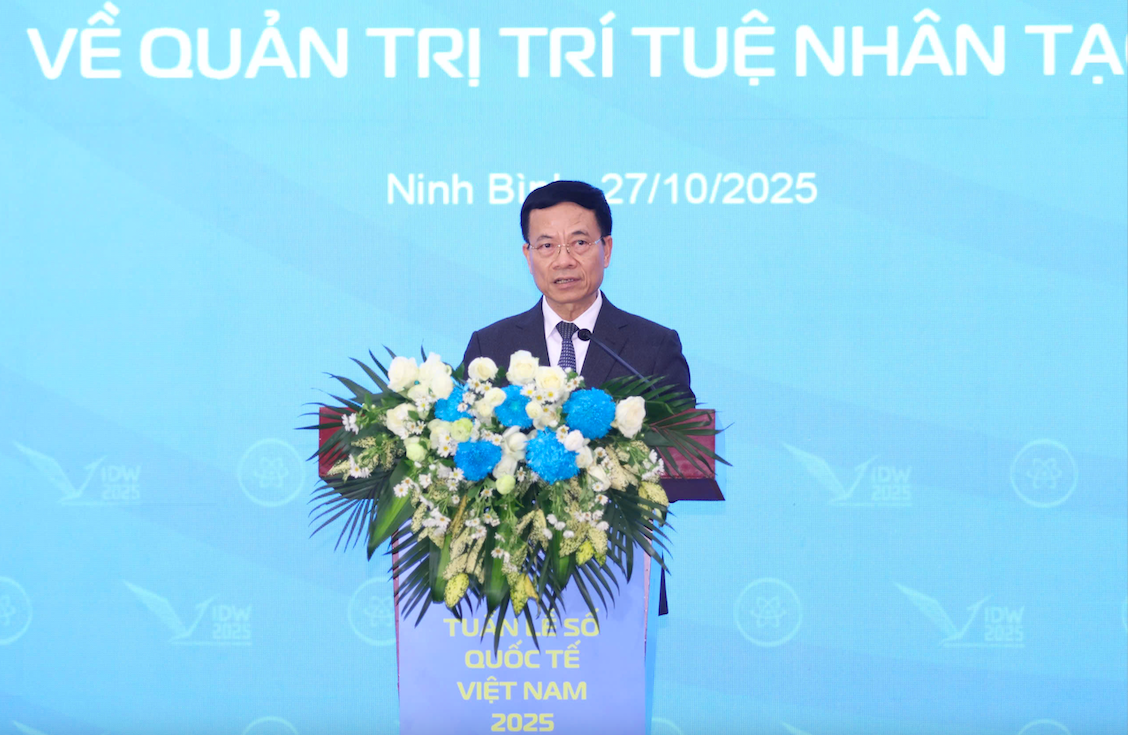 Bộ trưởng Bộ Khoa học và Công nghệ Nguyễn Mạnh Hùng phát biểu tại hội nghị bàn tròn bộ trưởng về quản trị AI, ngày 27/10.