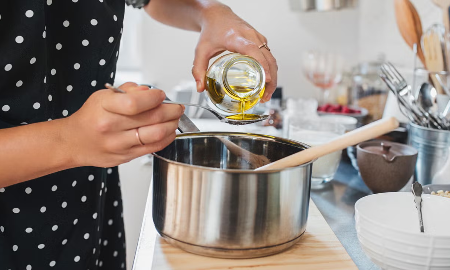 Việc tự ép dầu tại nhà mang lại cho người dân niềm tin về sự an toàn.