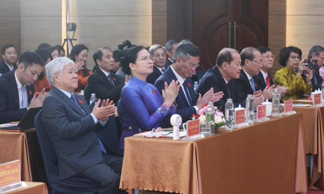 Ông Đỗ Văn Chiến, Ủy viên Bộ Chính trị, Bí thư Trung ương Đảng, Bí thư Đảng ủy Mặt trận Tổ quốc, các đoàn thể Trung ương, Chủ tịch Ủy ban Trung ương Mặt trận Tổ quốc Việt Nam, Phó Chủ tịch Hội đồng Thi đua - Khen thưởng Trung ương cùng các đại biểu tham dự Đại hội. Ảnh: Mặt trận.
