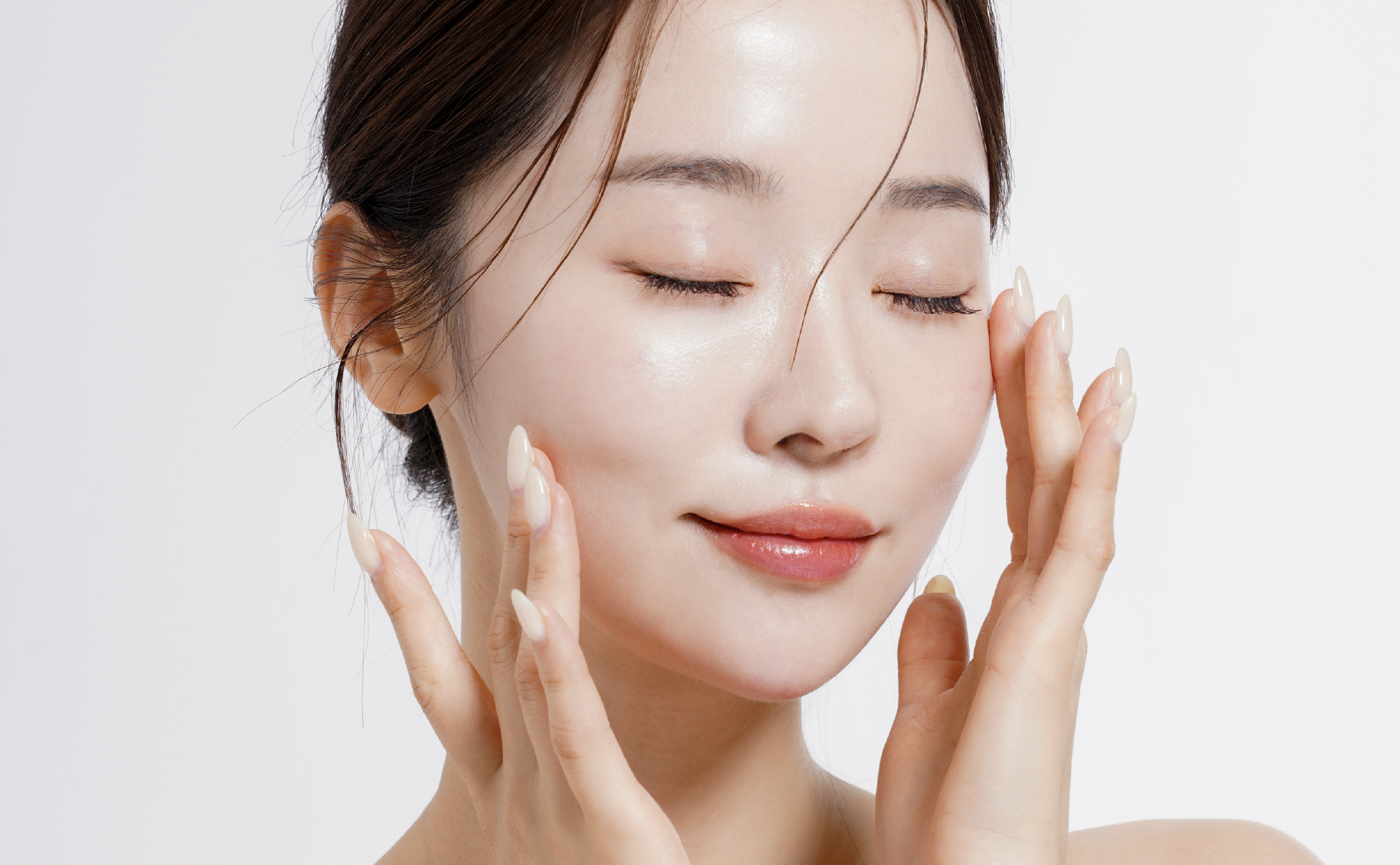 Tẩy tế bào chết đều đặn giúp bạn duy trì làn da căng bóng.
