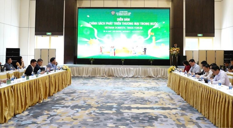 Quang cảnh diễn đàn.