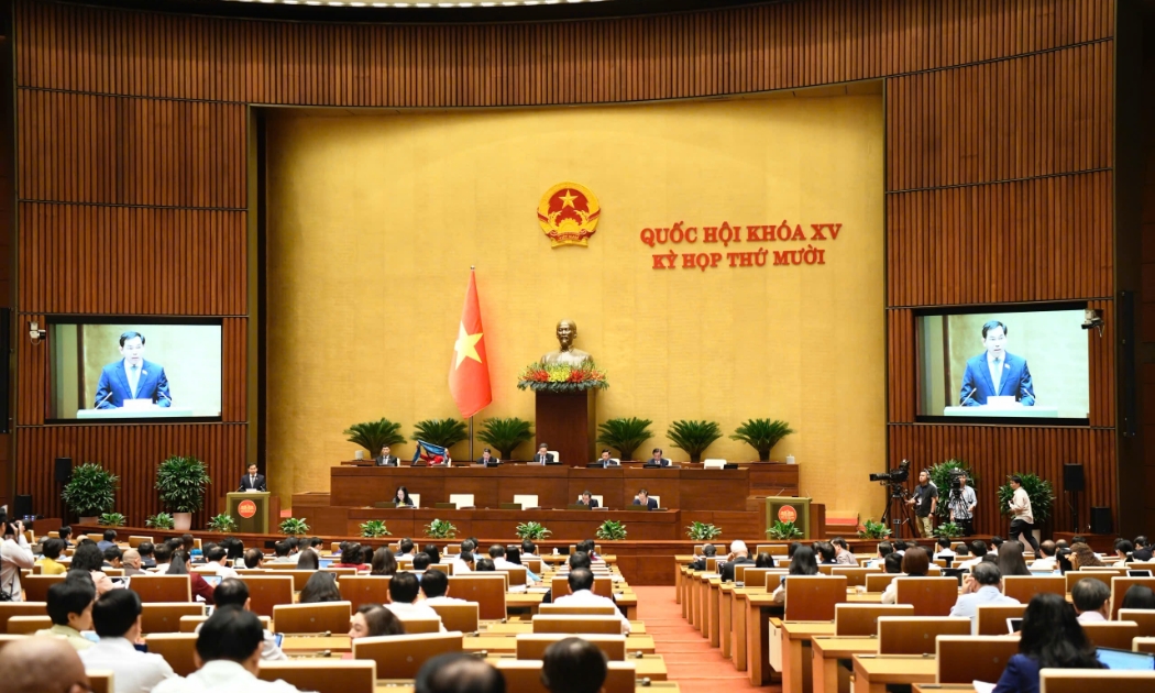 Quốc hội thảo luận về Báo cáo của Đoàn Giám sát và dự thảo Nghị quyết của Quốc hội về kết quả giám sát chuyên đề “việc thực hiện chính sách, pháp luật về bảo vệ môi trường kể từ khi Luật Bảo vệ môi trường năm 2020 có hiệu lực thi hành”. 