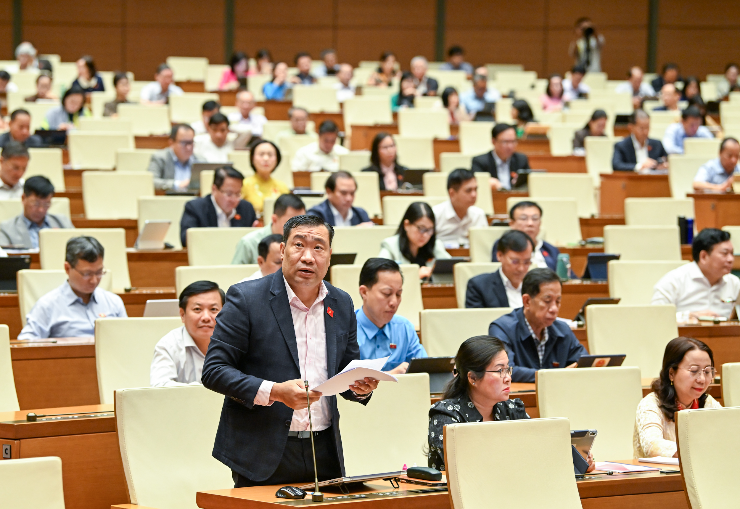 Đại biểu Thạch Phước Bình (Đoàn đại biểu Quốc hội tỉnh Vĩnh Long) phát biểu ý kiến.