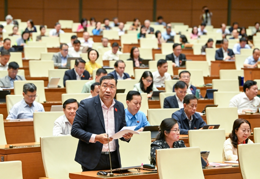 Đại biểu Thạch Phước Bình (Đoàn đại  biểu Quốc hội tỉnh Vĩnh Long) phát biểu ý kiến.