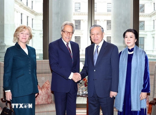 Tổng Bí thư Tô Lâm và Phu nhân tiếp Công tước xứ Richmond Charles Gordon-Lennox và Phu nhân. Ảnh: TTXVN