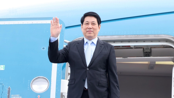 Chủ tịch nước Lương Cường lên đường dự Tuần lễ cấp cao APEC 2025