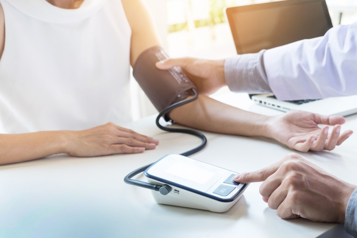 Người dân nên khám sức khỏe định kỳ để có thể phát hiện bệnh hiếm và can thiệp kịp thời.