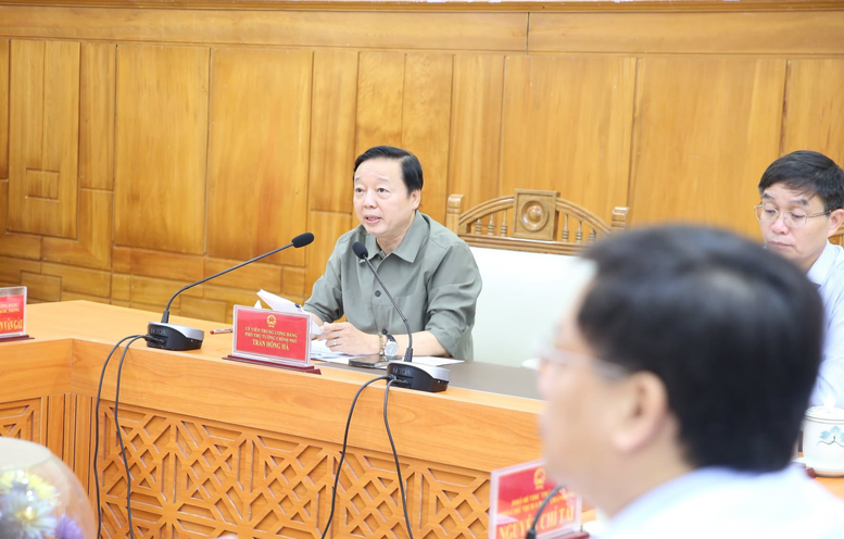 Phó Thủ tướng Trần Hồng Hà dự họp từ điểm cầu TP. Huế - Ảnh: VGP