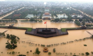 Ứng phó với mưa lũ tại Miền Trung: Hỗ trợ khẩn 350 tỷ đồng, huy động tối đa lực lượng cứu hộ