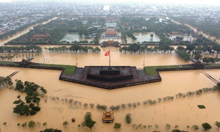 Ứng phó với mưa lũ tại Miền Trung: Hỗ trợ khẩn 350 tỷ đồng, huy động tối đa lực lượng cứu hộ