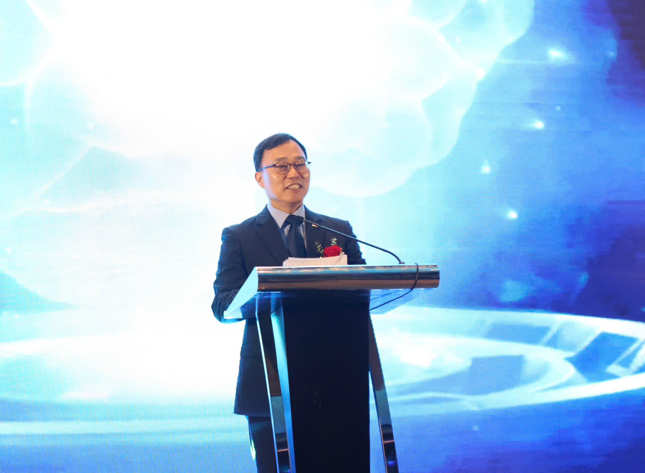 Ông Choi Youngsam, Đại sứ Hàn Quốc tại Việt Nam: ưu tiên trước mắt là cùng nhau phát triển cơ sở hạ tầng kỹ thuật số thiết yếu, bao gồm Mạng thế hệ mới và các trung tâm dữ liệu AI.