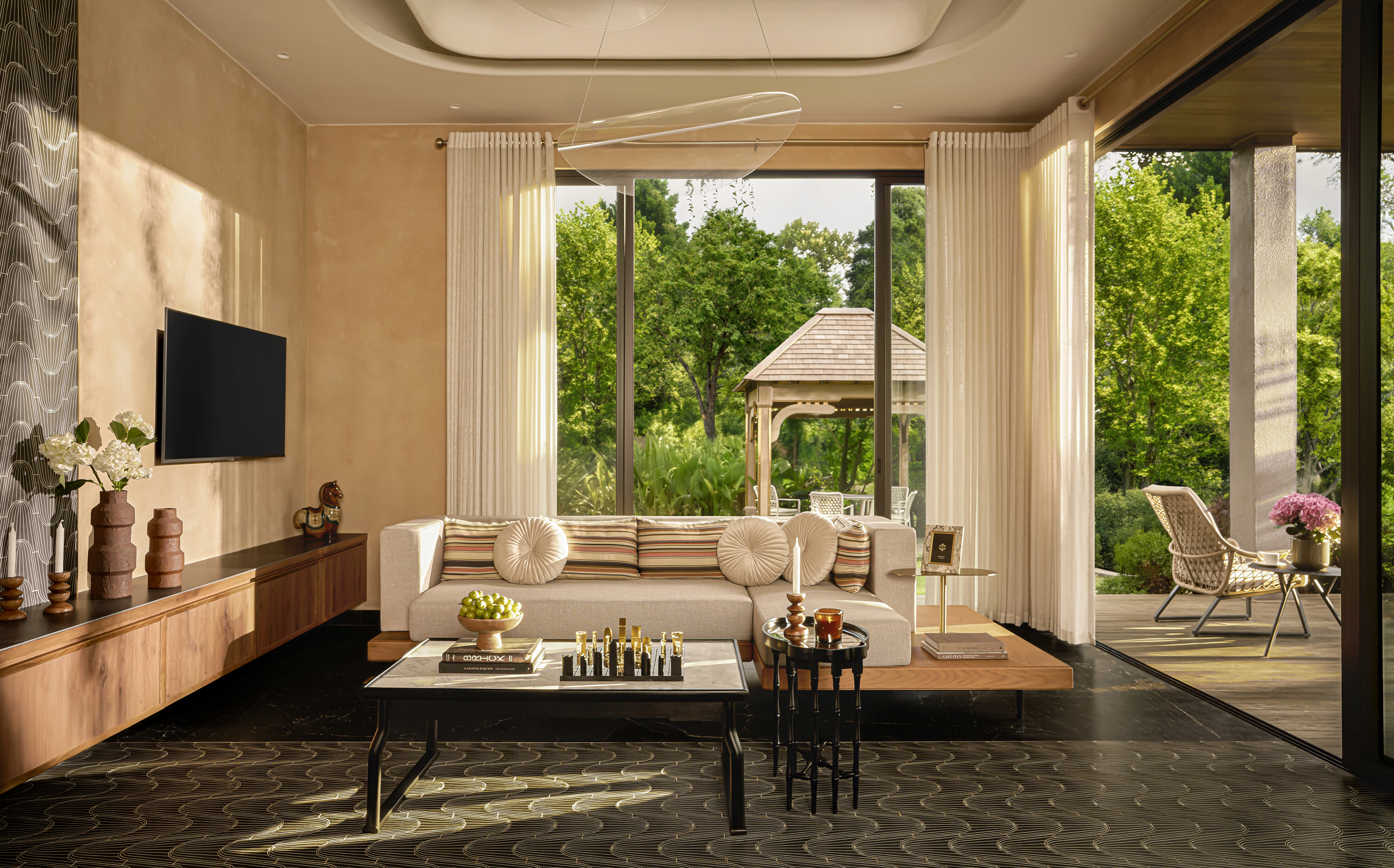 Rừng hòa vào cuộc sống của cư dân Retreat Forest. Ảnh chụp thực tế tại biệt thự mẫu Retreat Forest.