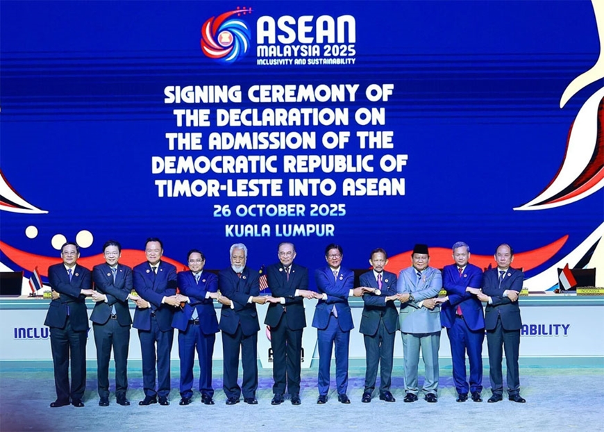 Thủ tướng Phạm Minh Chính và các Trưởng đoàn ASEAN chụp ảnh chung tại Lễ khai mạc Hội nghị cấp cao ASEAN lần thứ 47. Ảnh: TTXVN 