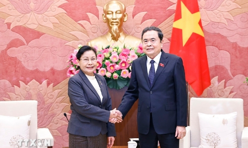 Chủ tịch Quốc hội tiếp Chánh án Tòa án Nhân dân tối cao Lào Viengthong Siphandon