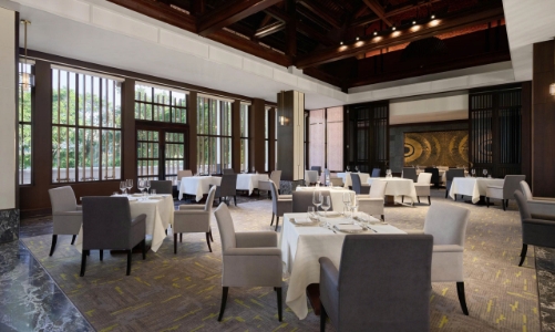 Bước chuyển mình mới của Nhà hàng Hemispheres Steak & Seafood Grill