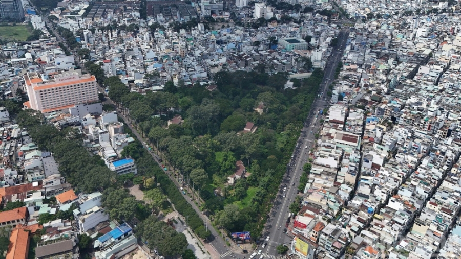 Khu đất 3 mặt tiền Lý Thái Tổ - Hùng Vương - Trần Bình Trọng này hiện được quy hoạch, xây dựng công viên và đài tưởng niệm nạn nhân Covid-19. Ảnh: Thế Anh