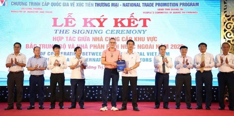 Doanh nghiệp tại Quảng Trị ký kết biên bản hợp tác với doanh nghiệp đến từ Trung Quốc
