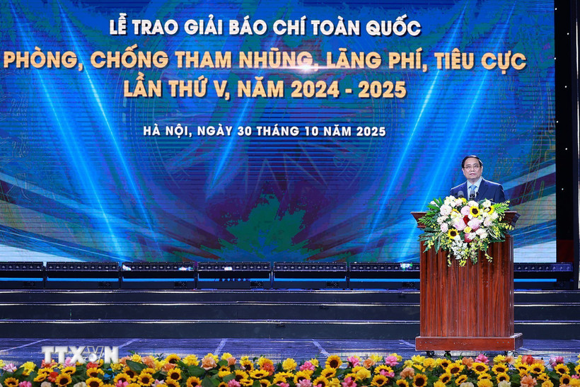 Thủ tướng Phạm Minh Chính phát biểu tại Lễ trao Giải Báo chí toàn quốc phòng, chống tham nhũng, lãng phí, tiêu cực lần thứ 5, năm 2024-2025. Ảnh: TTXVN