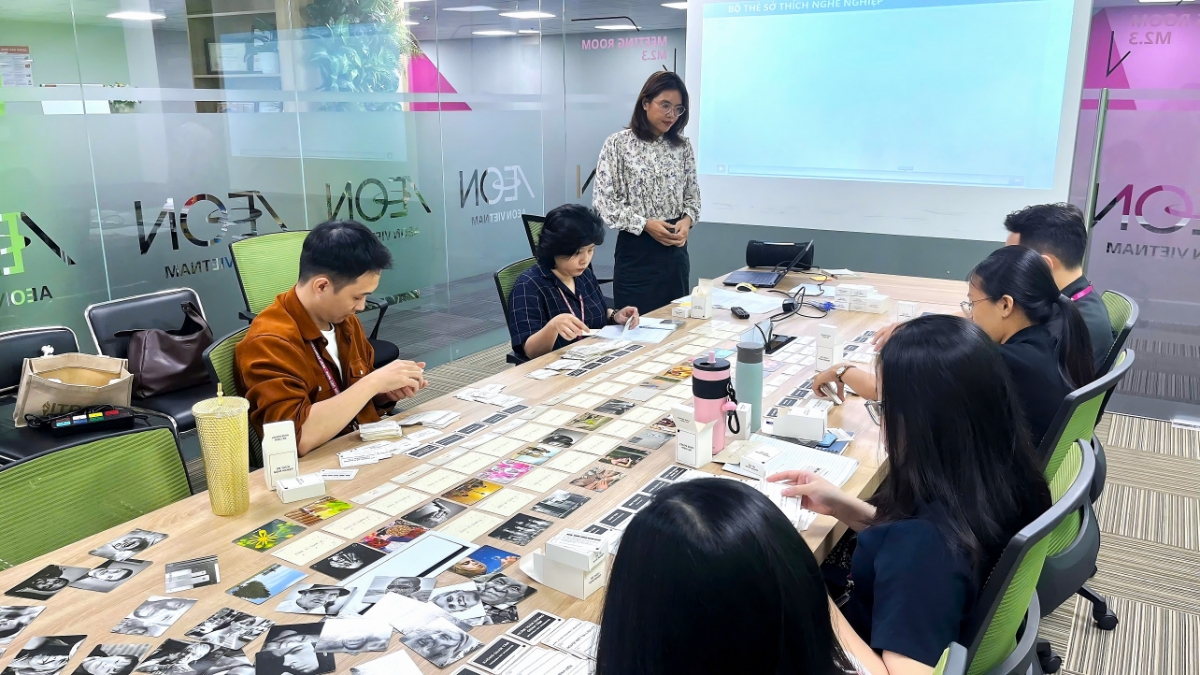 Các chương trình đào tạo, khai vấn thường xuyên được tổ chức giúp nhân viên phát triển bản thân.