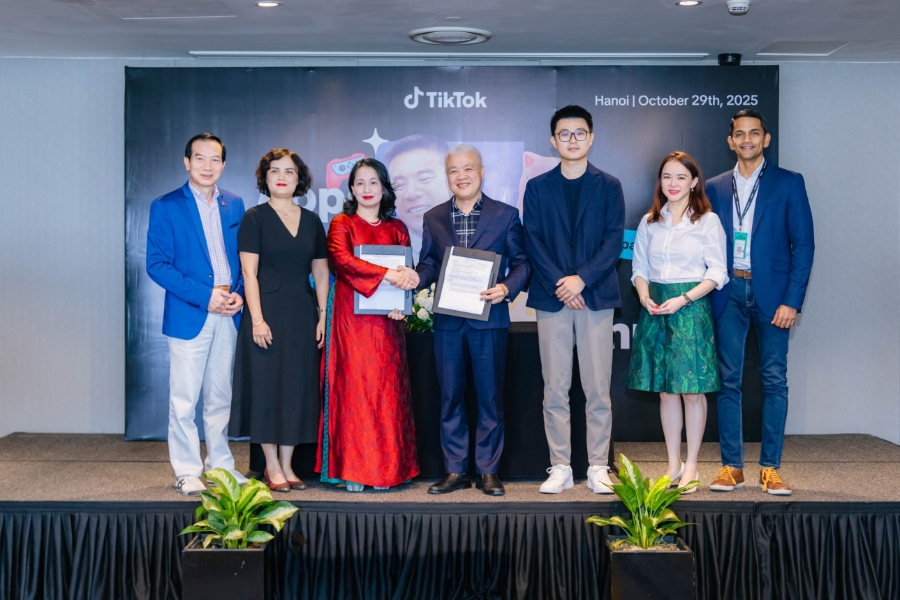 Lễ ký kết Biên bản ghi nhớ giữa Trung tâm chuyển đổi số (Bộ Văn hóa, Thể thao và Du lịch Việt Nam) và TikTok