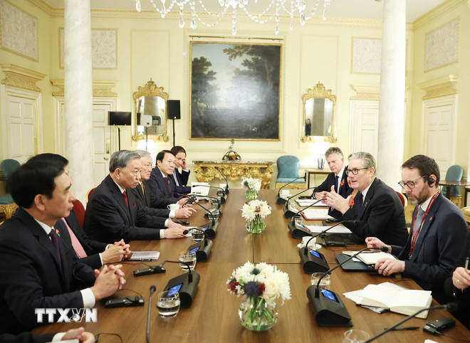 Tổng Bí thư Tô Lâm và Thủ tướng Liên hiệp Vương quốc Anh và Bắc Ireland Keir Starmer hội đàm. Ảnh: TTXVN.