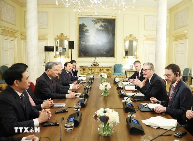 Tổng Bí thư Tô Lâm và Thủ tướng Liên hiệp Vương quốc Anh và Bắc Ireland Keir Starmer hội đàm. Ảnh: TTXVN.