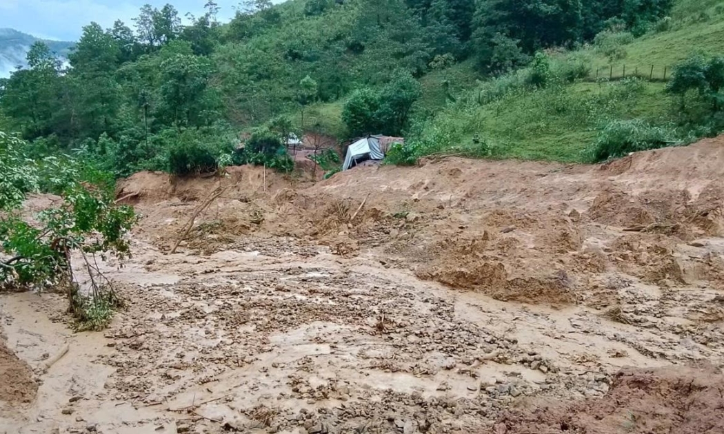 Quảng Trị thiệt hại nặng nề do mưa lũ, nhiều điểm sạt lở nguy hiểm, phức tạp