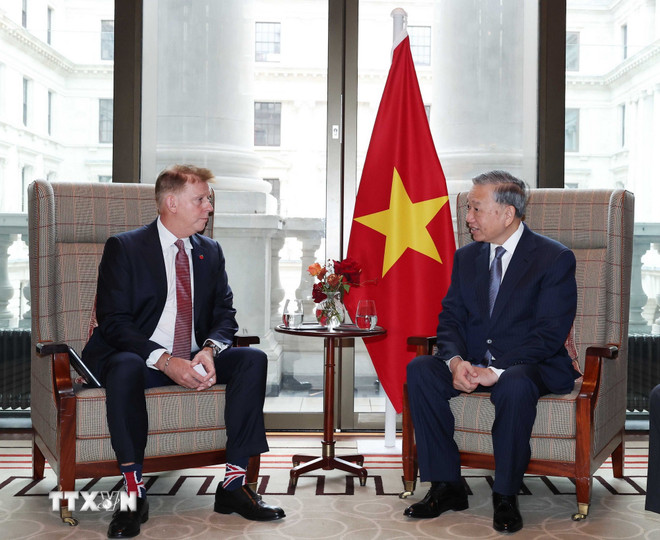 Tổng Bí thư Tô Lâm tiếp Phó Chủ tịch Cấp cao Tập đoàn Airbus khu vực châu Á-Thái Bình Dương Chris Drewer. Ảnh: TTXVN.